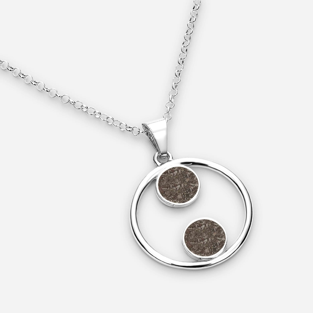 Colgante doble círculo de cenizas