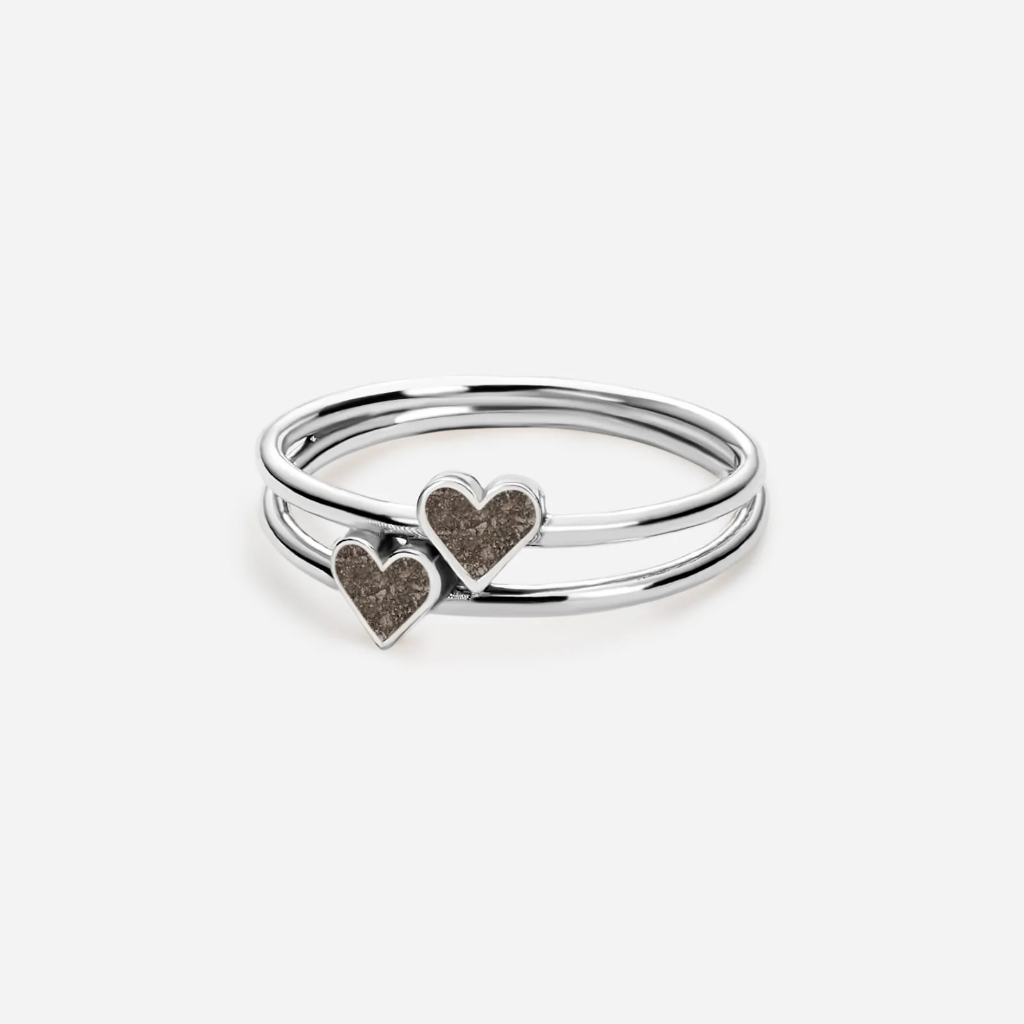 Anillo corazones unidos de cenizas